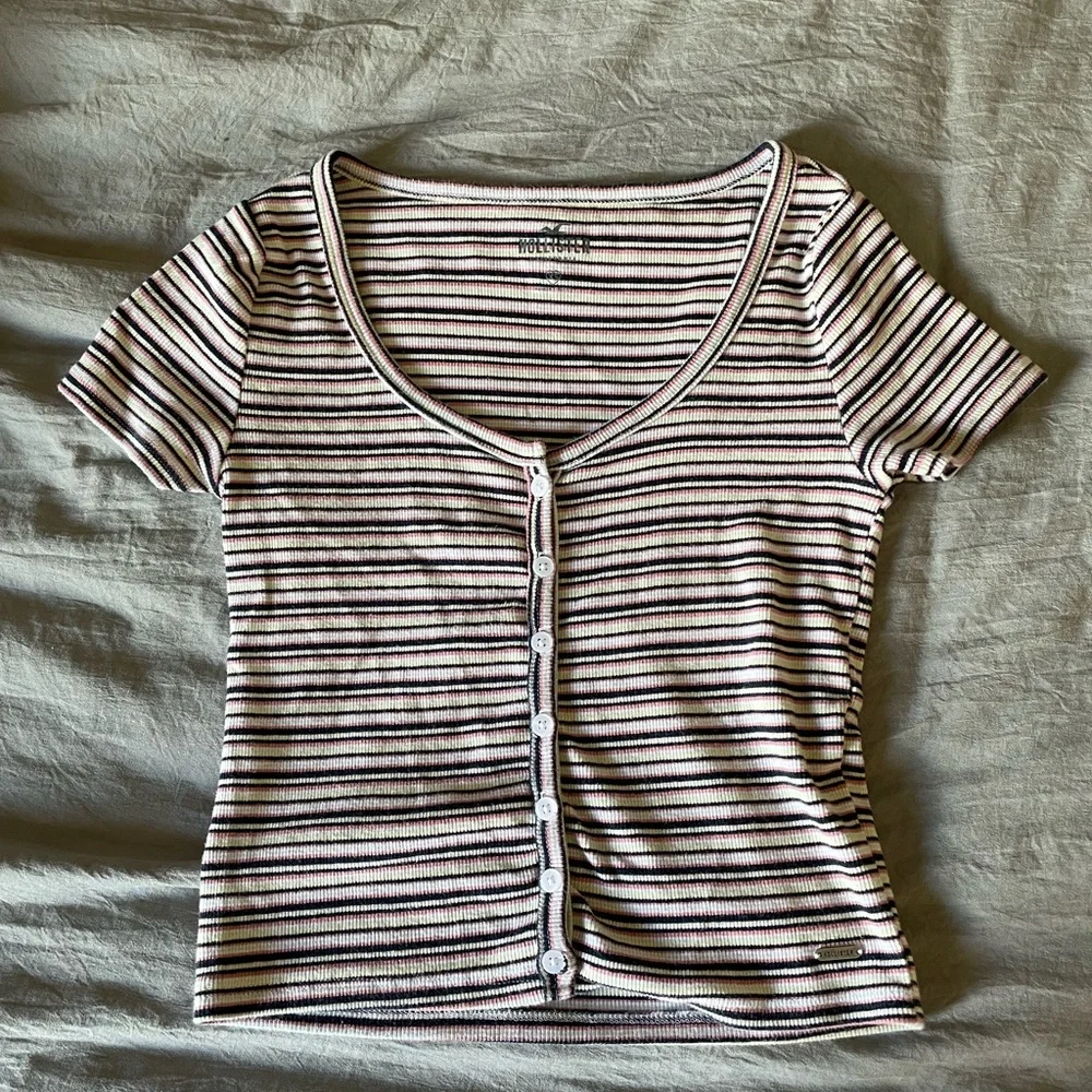 Button up tee - Picture 1 of 5